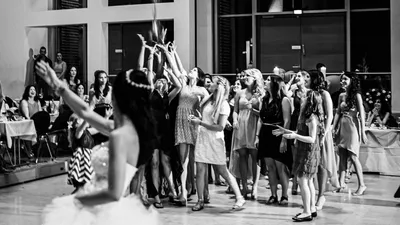 Hochzeitstorte anschneiden - Hochzeitsreportage Stuttgart