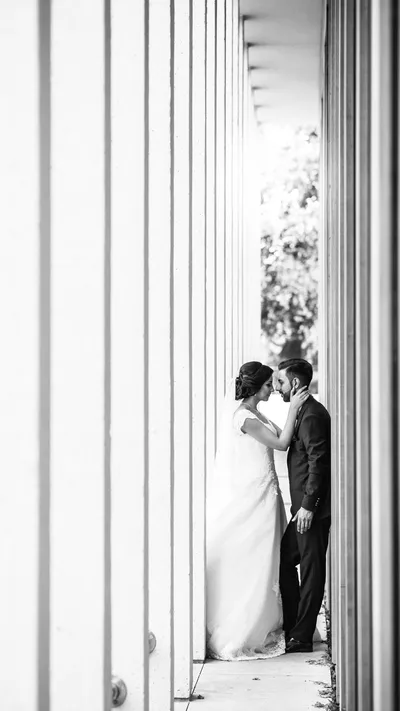 Brautpaar Kuss - emotionale Hochzeitsfotografie